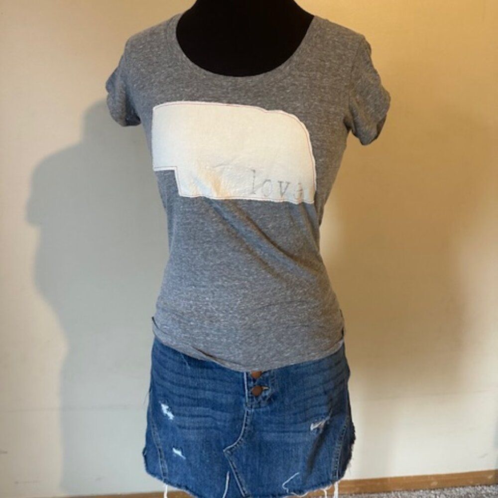 Grey Nebraska Love T shirt 8450 Small